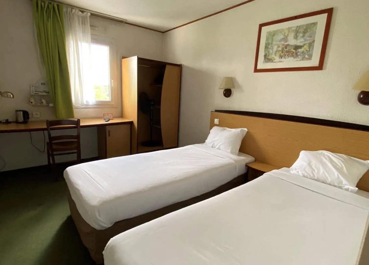 Kyriad Le Blanc-Mesnil Hotel