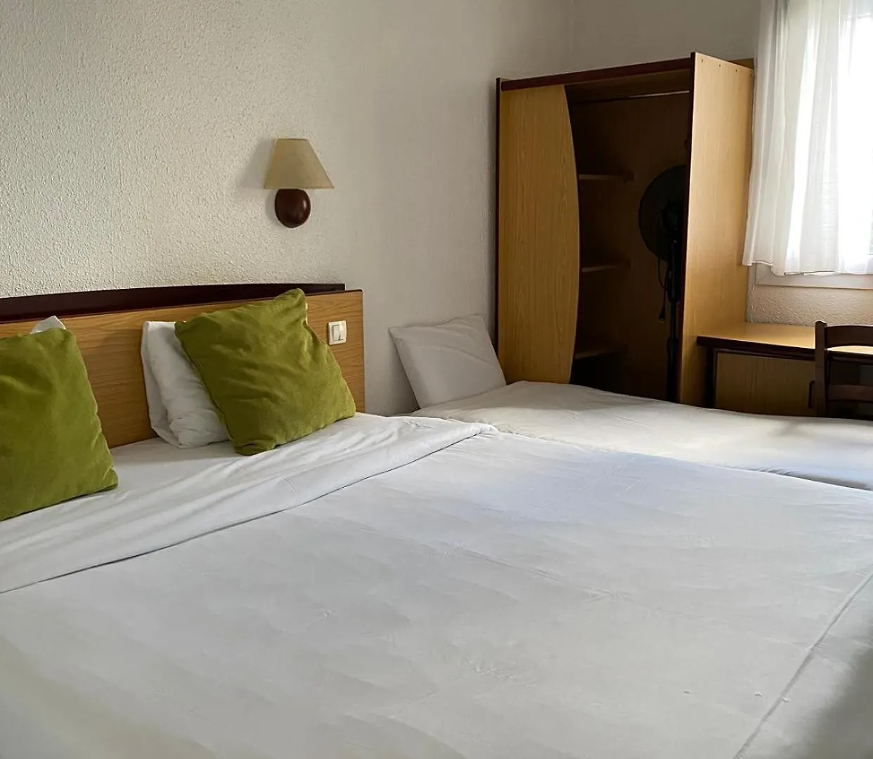 Kyriad Le Blanc-Mesnil Hotel