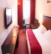 Kyriad Le Blanc-Mesnil Hotel